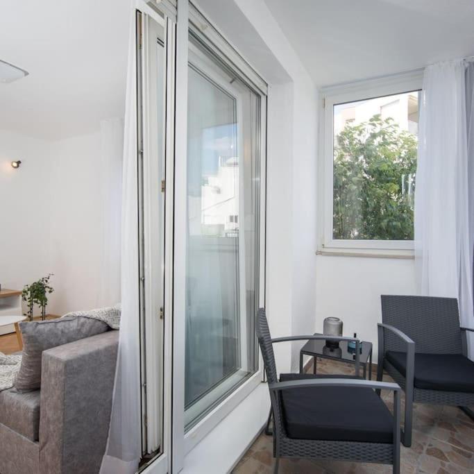 Maris Apartment *